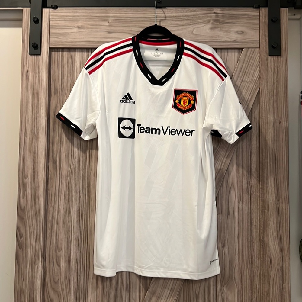 Manchester United Soccer Jersey size L